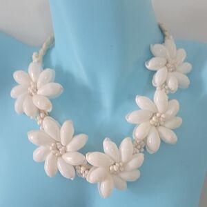 Elegant White Floral Necklace